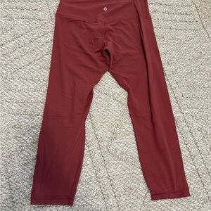 Size 10 lululemon cropped aligns